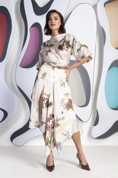 Mila Sleeve Split Knee