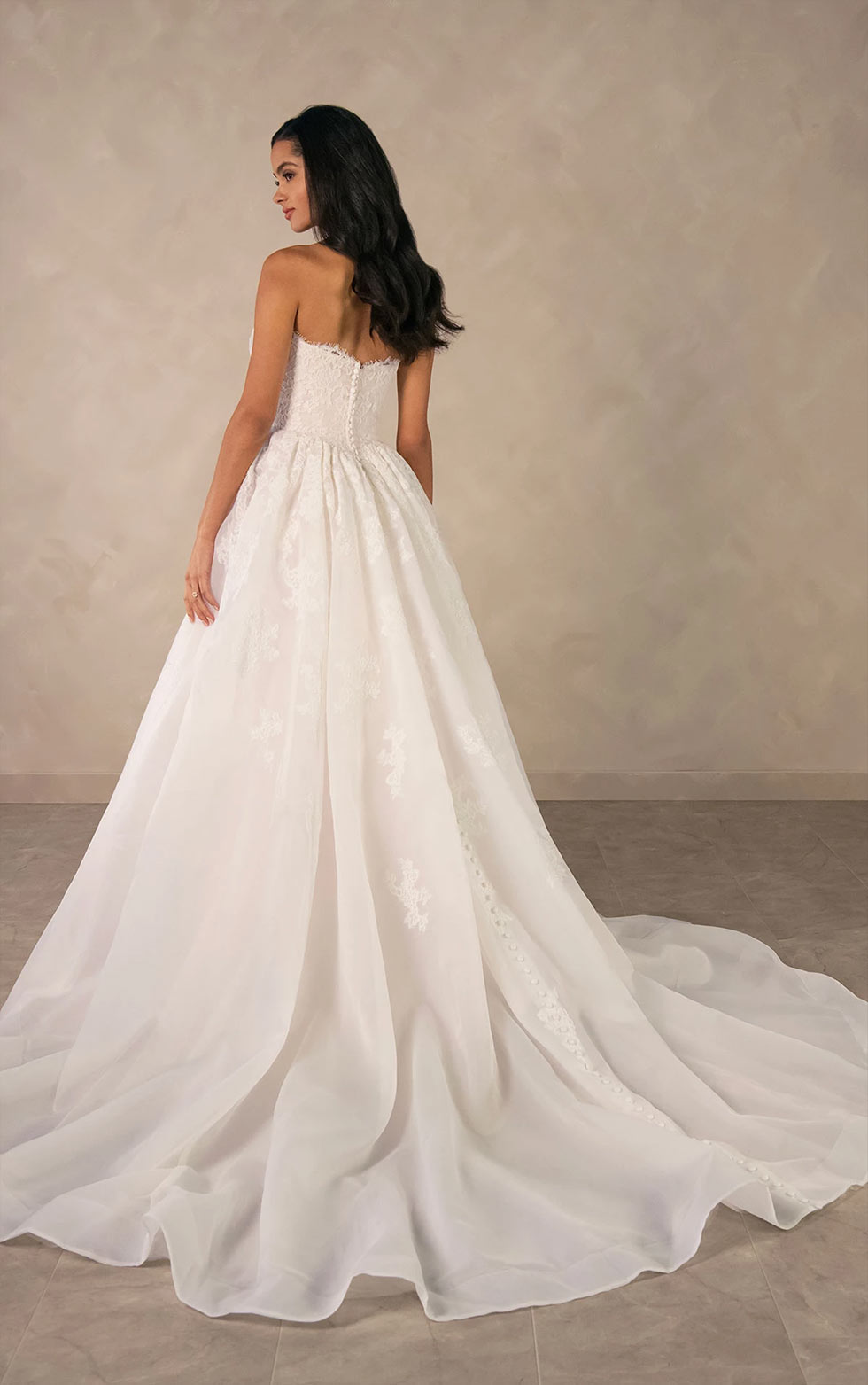 essense wedding dress d4573